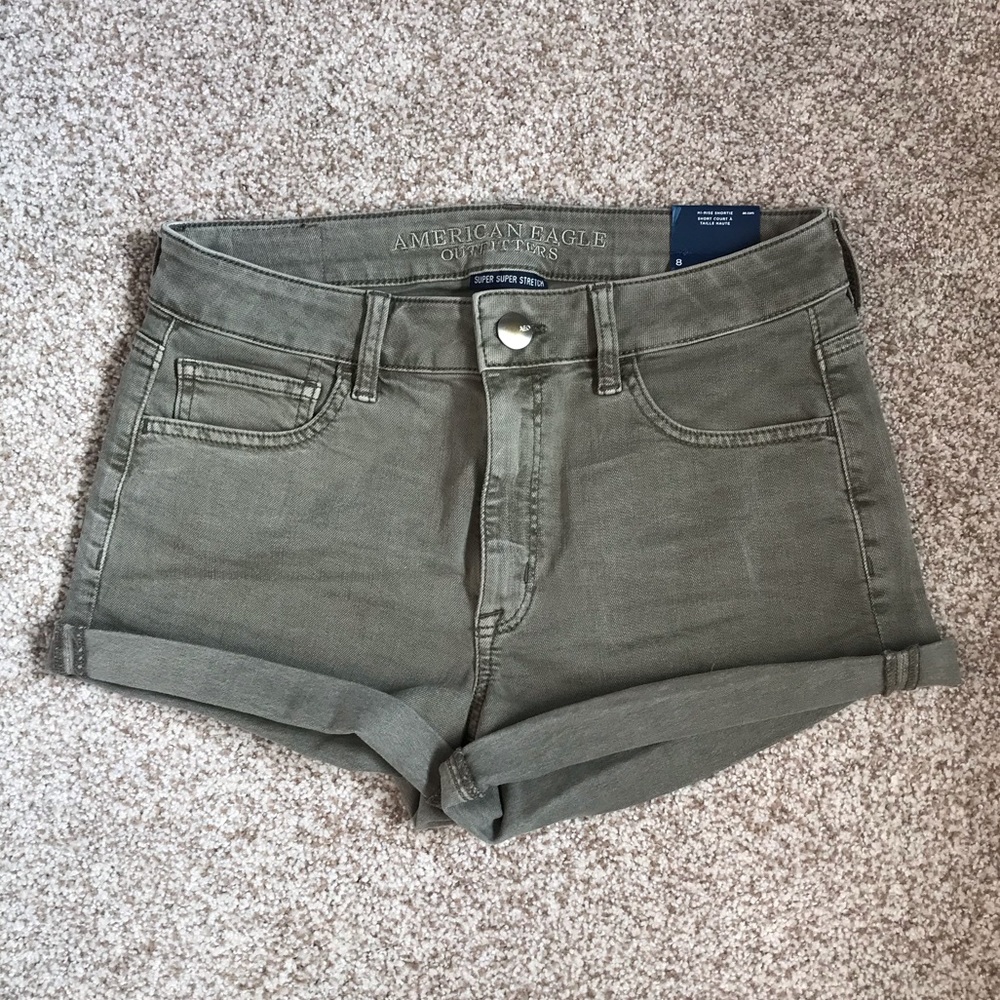 American Eagle hunter green shorts High rise